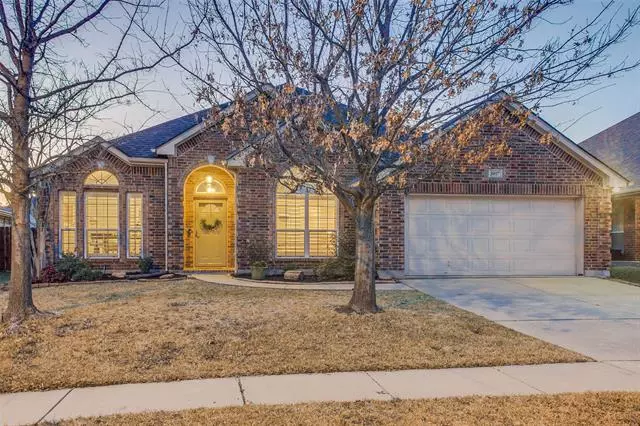 10117 Ash Creek Lane, Fort Worth, TX 76177