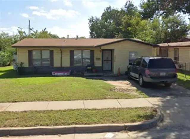 4228 Lois Street, Fort Worth, TX 76119