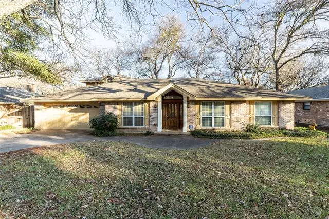 2301 Brookside Drive, Arlington, TX 76012