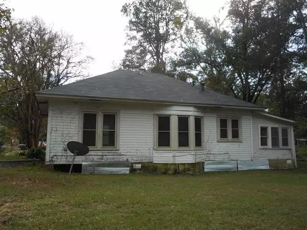 Vivian, LA 71082,325 S Pecan Street