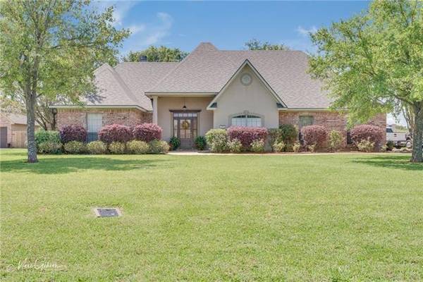 208 Colonel Burt Drive, Benton, LA 71006