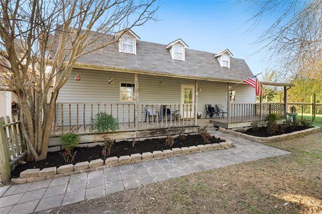 8825 Skyline Drive, Joshua, TX 76058