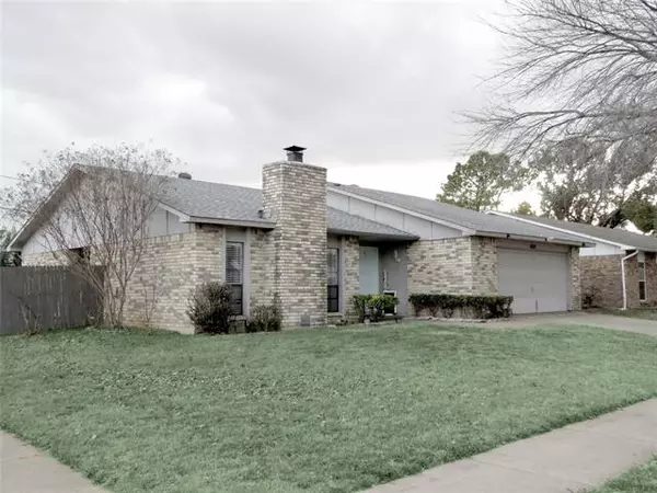 6800 Forestview Drive, Arlington, TX 76016