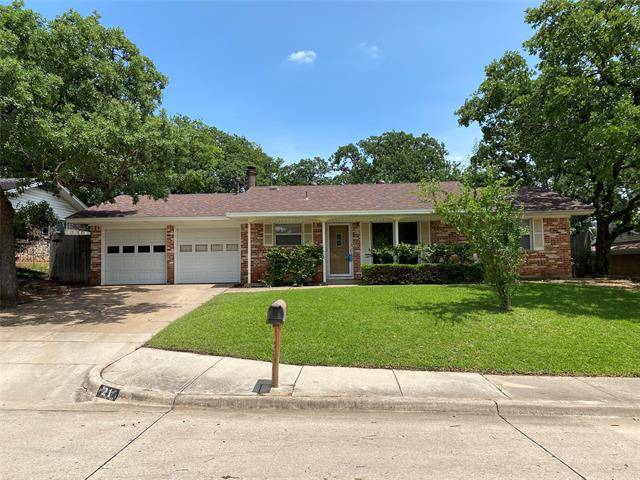 21 Stonegate Drive, Bedford, TX 76022