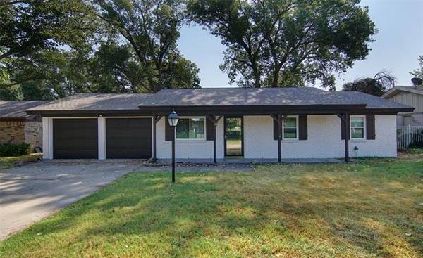 1204 Terrace Trail, Hurst, TX 76053