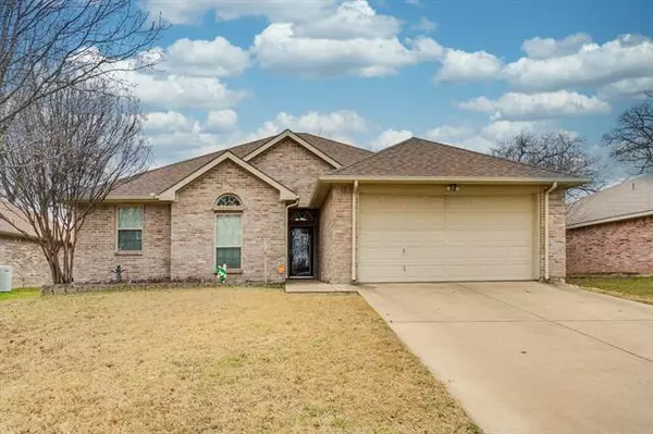 532 Harbor Crest Road, Azle, TX 76020