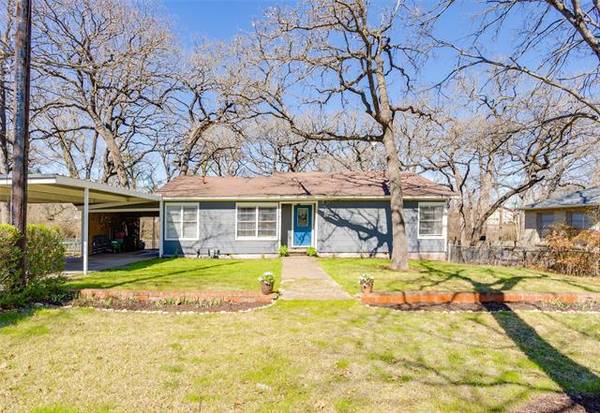 108 Hankins Drive,  Azle,  TX 76020