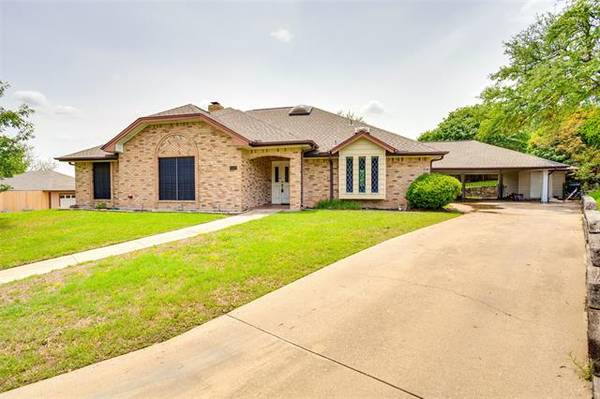 7605 Plaza Ridge Court, Fort Worth, TX 76179