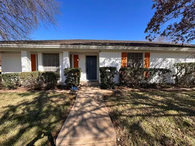 3916 Madrid Drive, Fort Worth, TX 76133