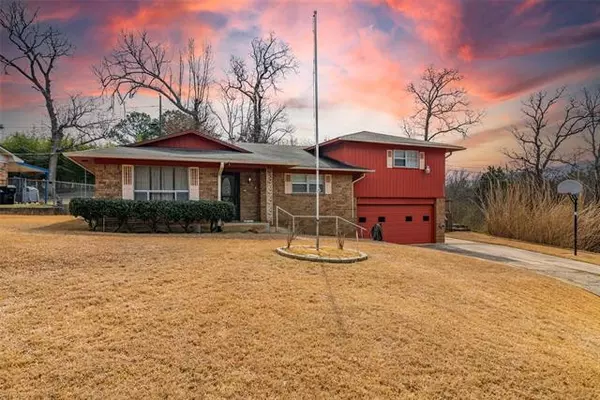 1352 Crestview Drive, Denison, TX 75020