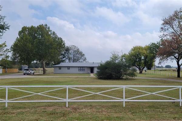 1411 Parker Dairy Road, Alvord, TX 76225