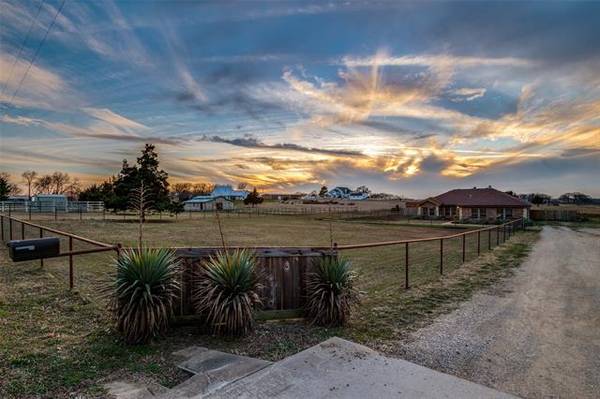 11975 Massey Road, Pilot Point, TX 76258