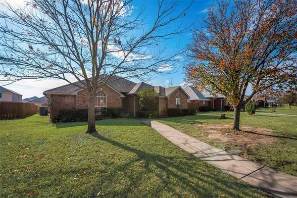 214 Aster Drive, Sanger, TX 76266