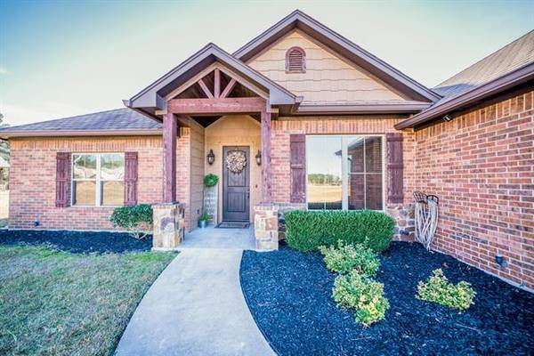 102 Purslane Drive, Kilgore, TX 75662