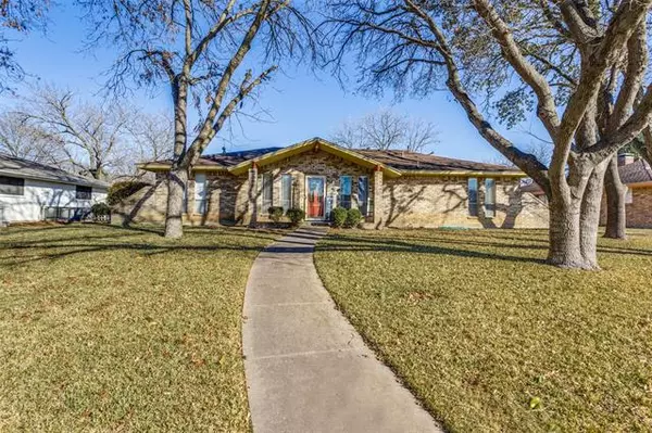 304 Stony Creek Drive, Desoto, TX 75115