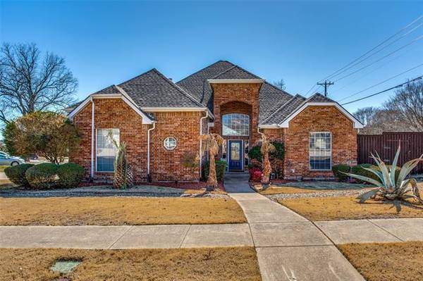 8602 Southbay Circle,  Rowlett,  TX 75088