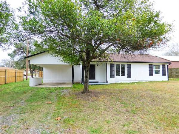 230 Napp, De Kalb, TX 75559