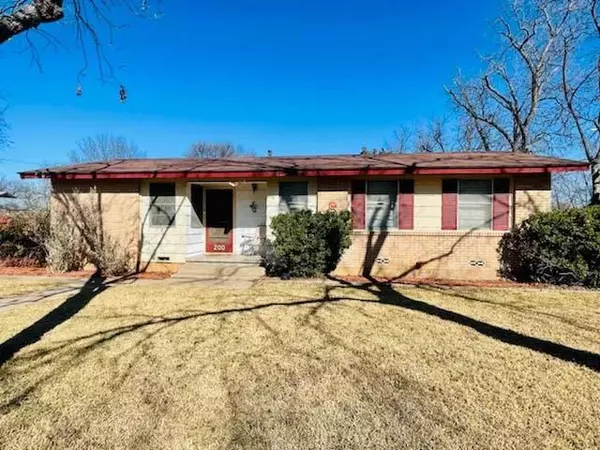 200 W Pearl Street, Brady, TX 76825