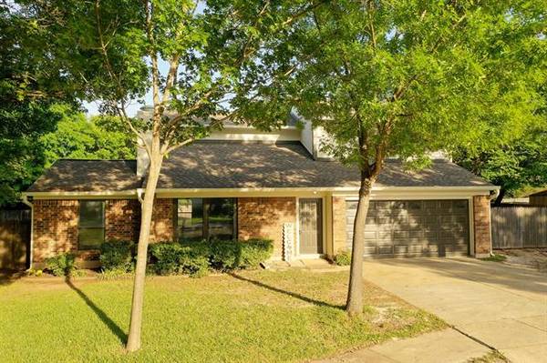 3204 Manchester Circle, Bedford, TX 76021