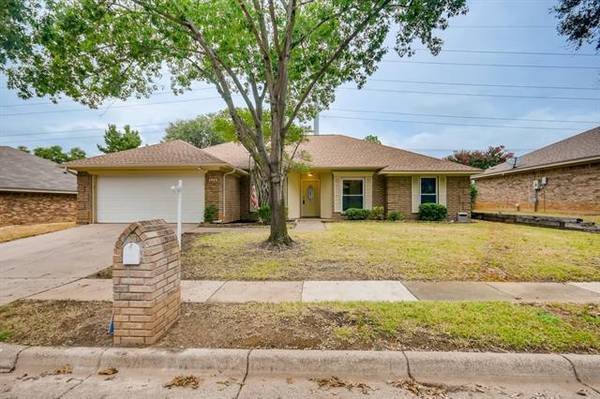 3405 Dorchester Drive, Bedford, TX 76021