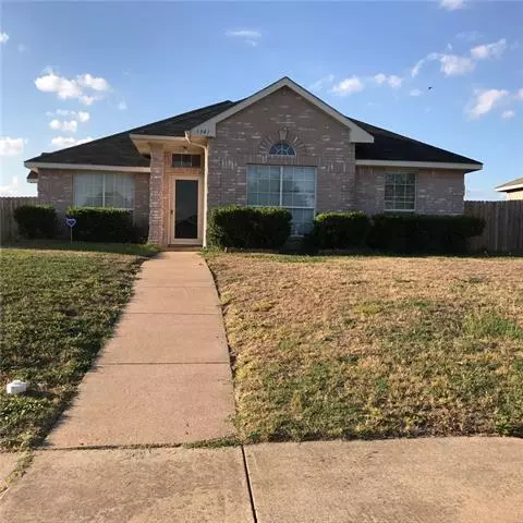 1341 Meadow Creek Drive, Lancaster, TX 75146