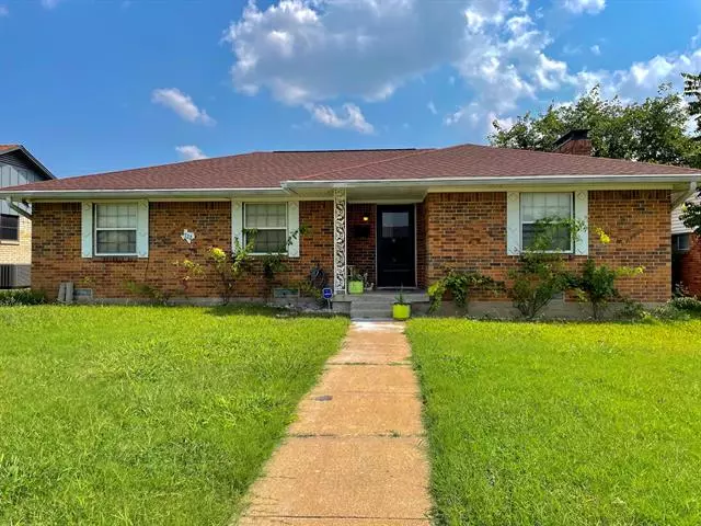 722 Rea Avenue, Lancaster, TX 75146