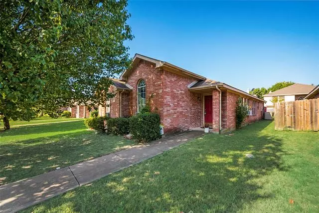 513 Monarch Drive, Lancaster, TX 75146