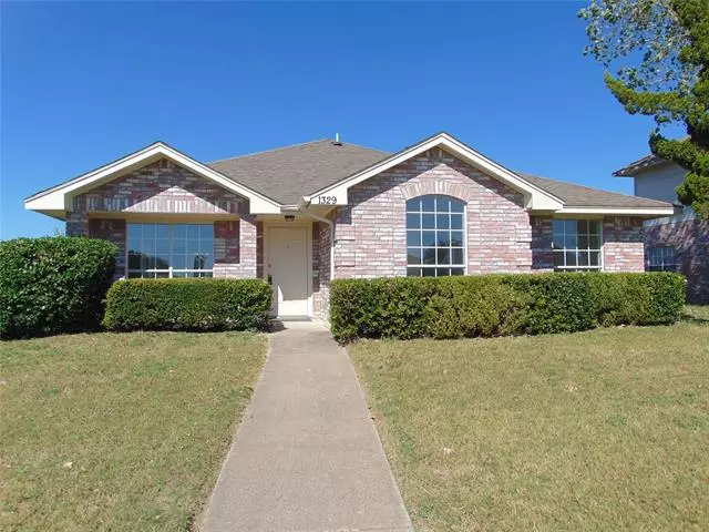 1329 Rosewood Lane, Lancaster, TX 75146