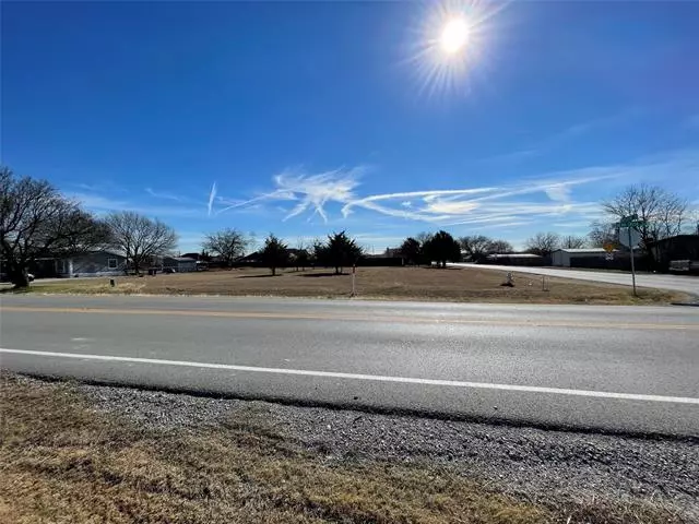 1542 Bear Creek Road, Lancaster, TX 75146