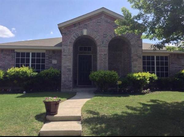 1838 Eagle River Trail, Lancaster, TX 75146