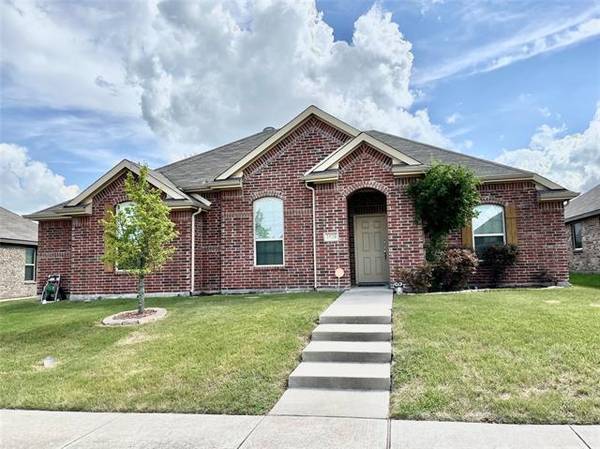 1928 Newport Drive, Lancaster, TX 75146