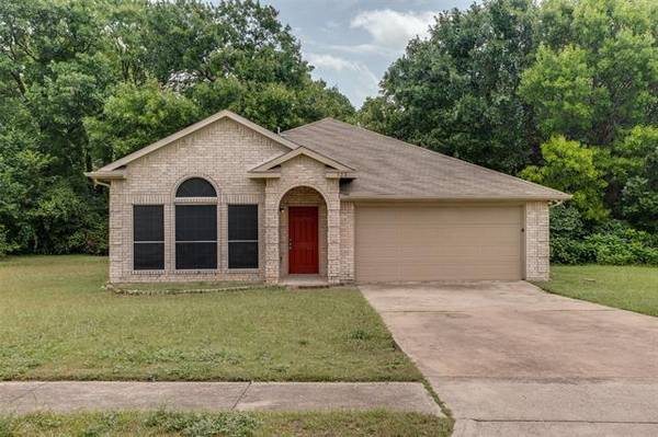 528 Quail Hollow Drive, Lancaster, TX 75146