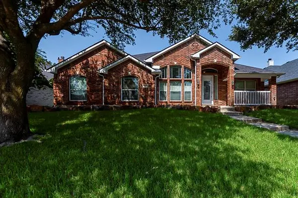 921 Trinity Drive, Lancaster, TX 75146