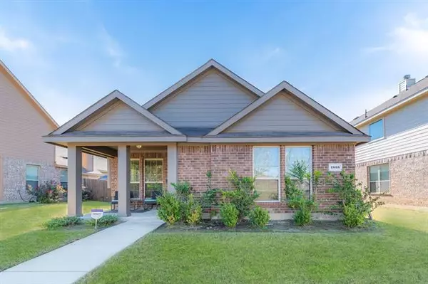 1938 Parkside Lane, Lancaster, TX 75146