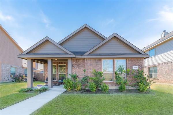 1938 Parkside Lane, Lancaster, TX 75146