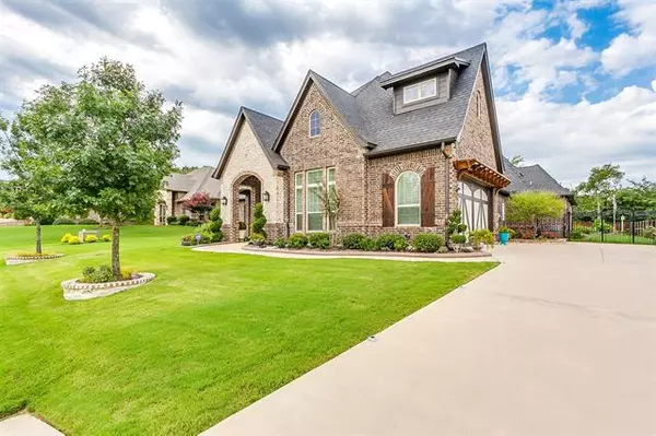 Burleson, TX 76028,713 Falls Creek Court