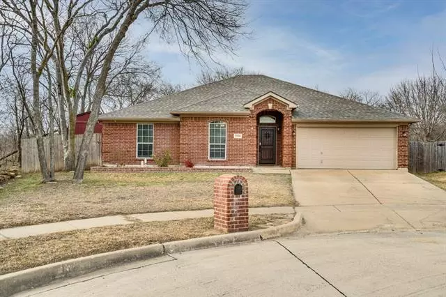 5500 Gessner Court, Arlington, TX 76018