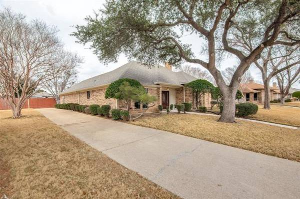 2209 Creekview, Carrollton, TX 75006