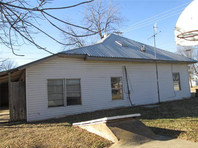 503 E South Street, Henrietta, TX 76365