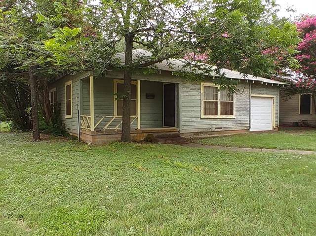 1001 W Woodlawn Street, San Saba, TX 76877