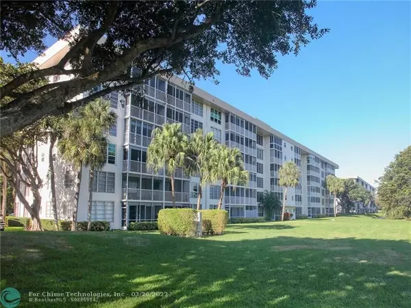 Pompano Beach, FL 33069,2851 S Palm Aire Dr  #606