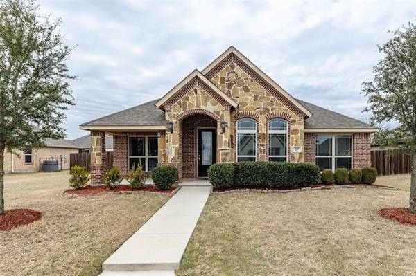 207 Winters Edge Drive, Red Oak, TX 75154