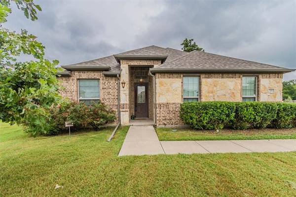 309 Maria Court, Glenn Heights, TX 75154