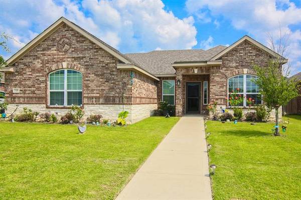 529 Meadow Springs Drive, Glenn Heights, TX 75154