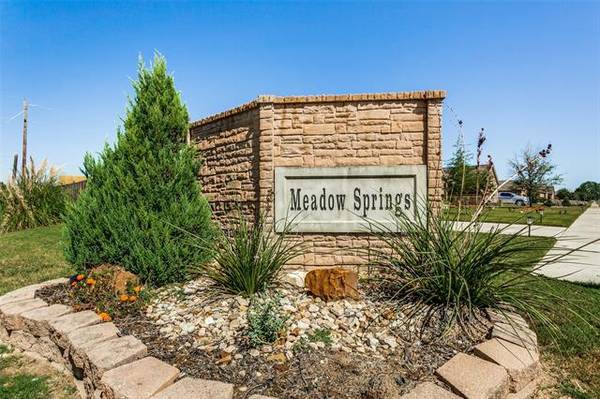 612 Meadow Springs Drive, Glenn Heights, TX 75154