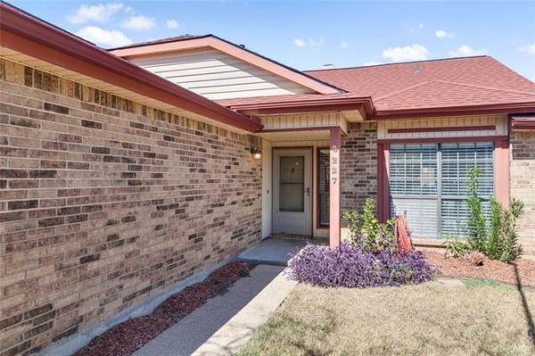 227 Sunset Drive, Glenn Heights, TX 75154