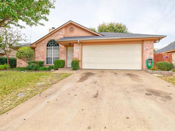 2725 Star Avenue, Glenn Heights, TX 75154