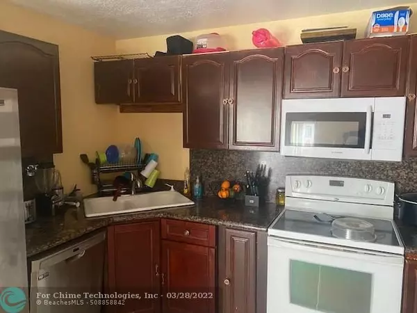 Lauderhill, FL 33313,5736 Blueberry Ct  #42