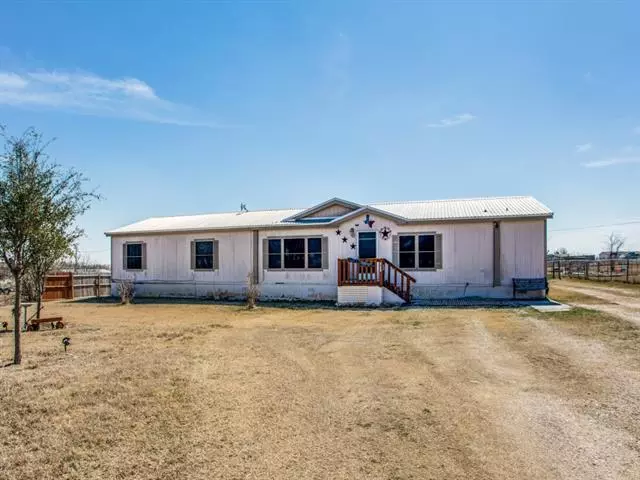 1451 Stone Hills Drive, Ponder, TX 76259