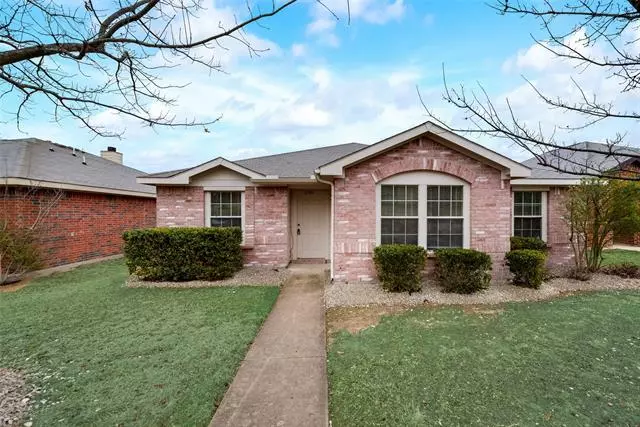 2946 Midbury Drive, Lancaster, TX 75134